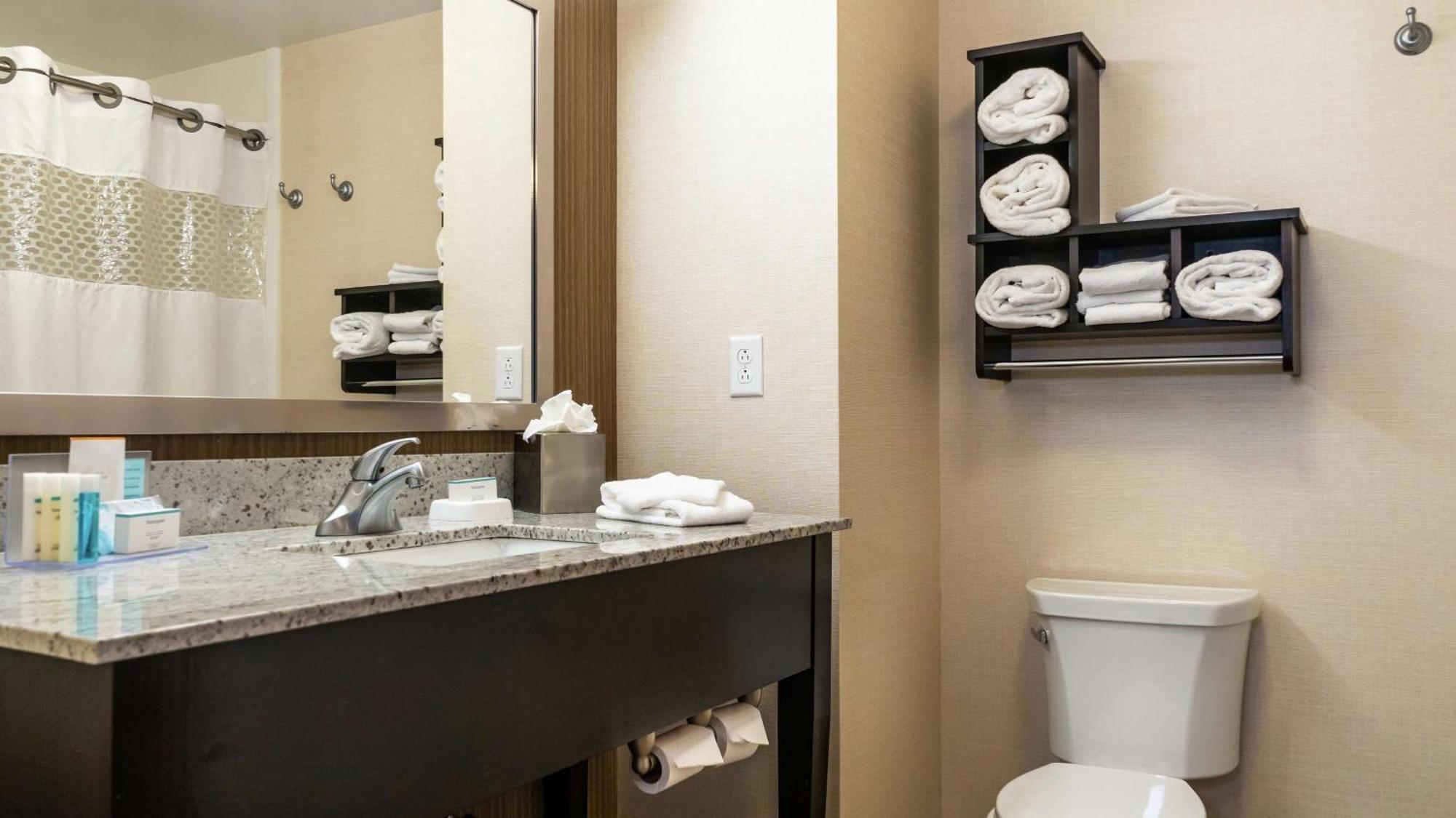 Hampton Inn & Suites Baltimore/Woodlawn Екстериор снимка