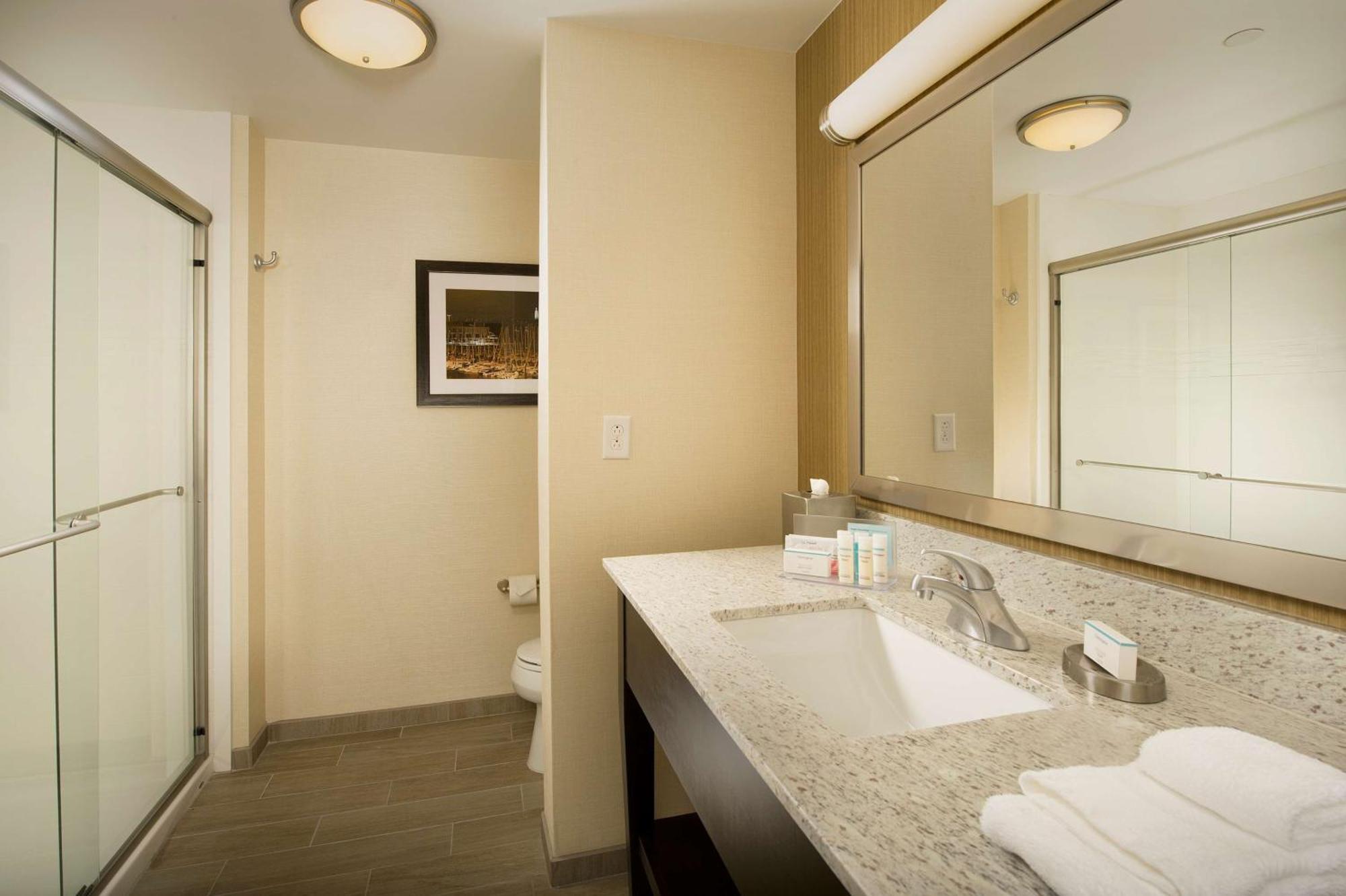 Hampton Inn & Suites Baltimore/Woodlawn Екстериор снимка