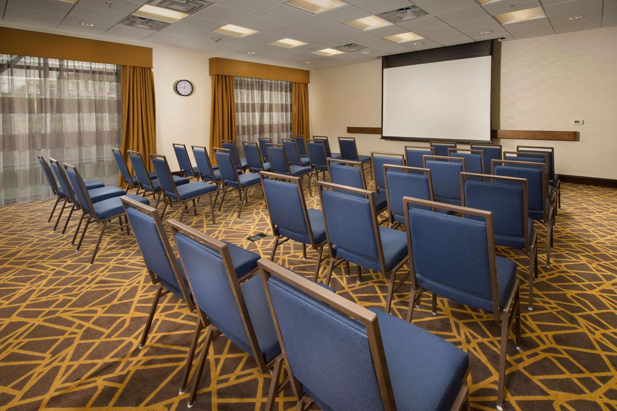 Hampton Inn & Suites Baltimore/Woodlawn Екстериор снимка