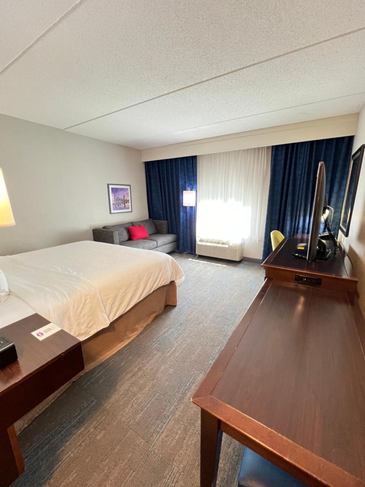 Hampton Inn & Suites Baltimore/Woodlawn Екстериор снимка